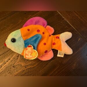 1999 TY BEANIE BABY “LIPS” THE FISH WITH PE PELLETS & FACTORY TAG ERRORS